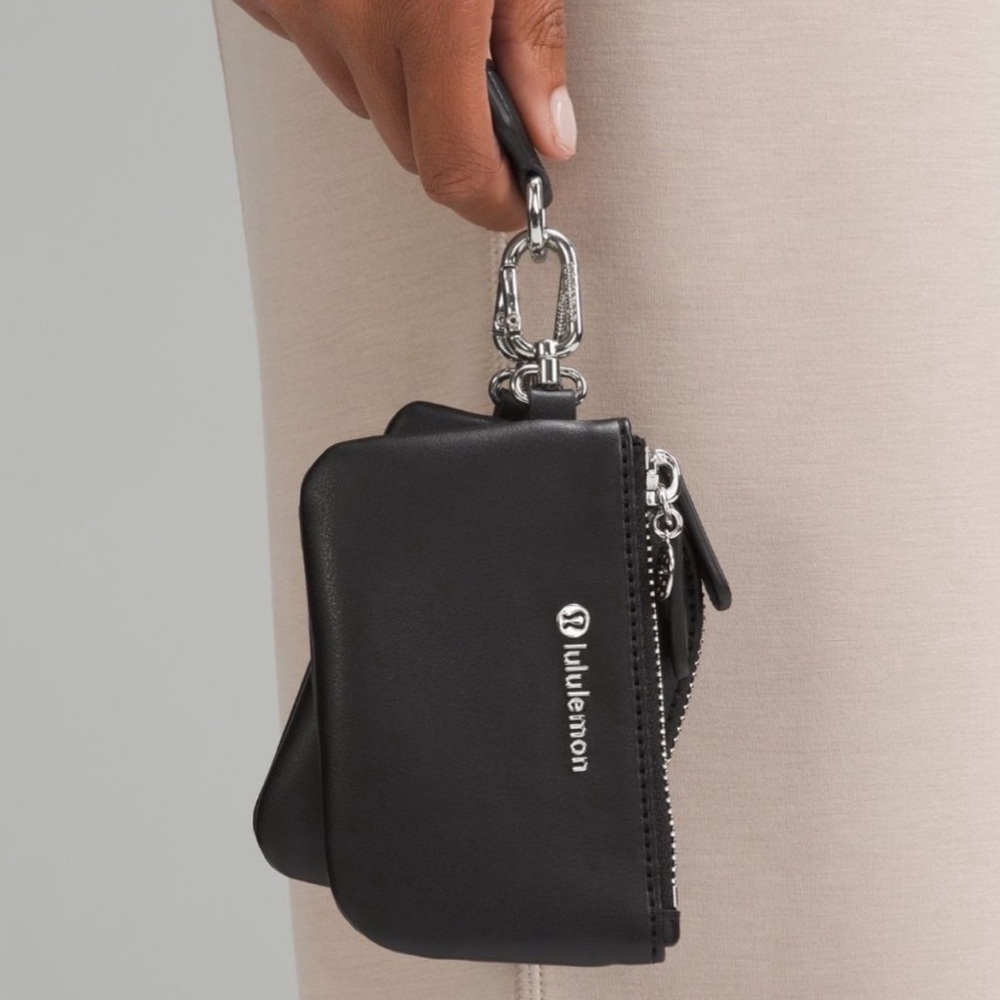 NWT lululemon Black Dual Pouch Wristlet *Cactus “Leather” - Picture 2 of 9